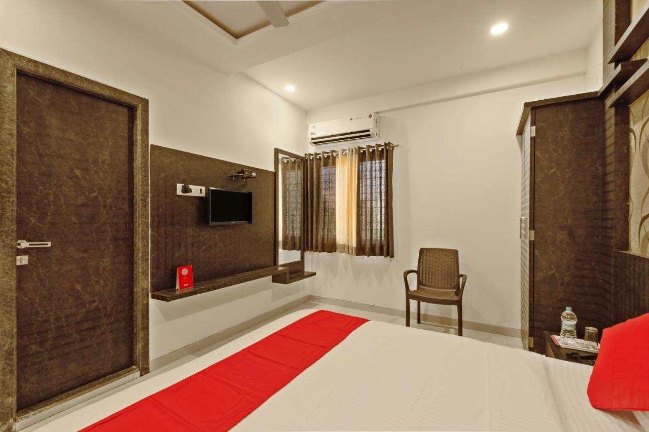 Oyo Flagship 19196 Shree Sai Niladri Residency Shirdi Exterior photo